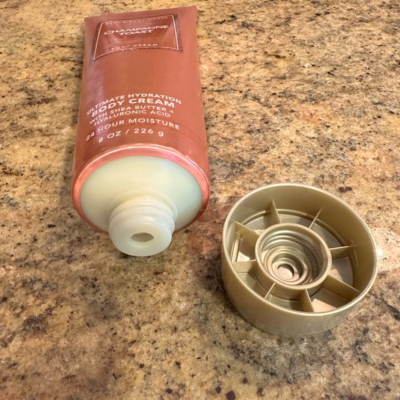 Bath & Body Works Champagne Toast Body Cream - Picture 3 of 4